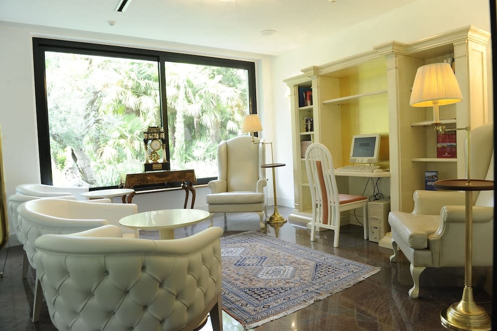 Parc Hotel Flora S 5