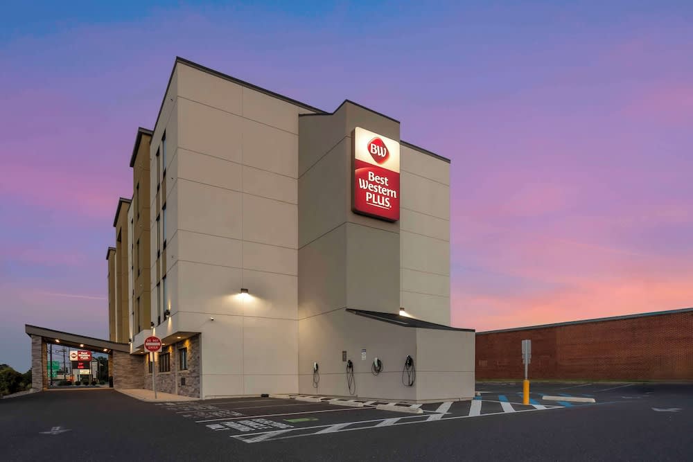 Best Western Plus Philadelphia-Pennsauken Hotel 1