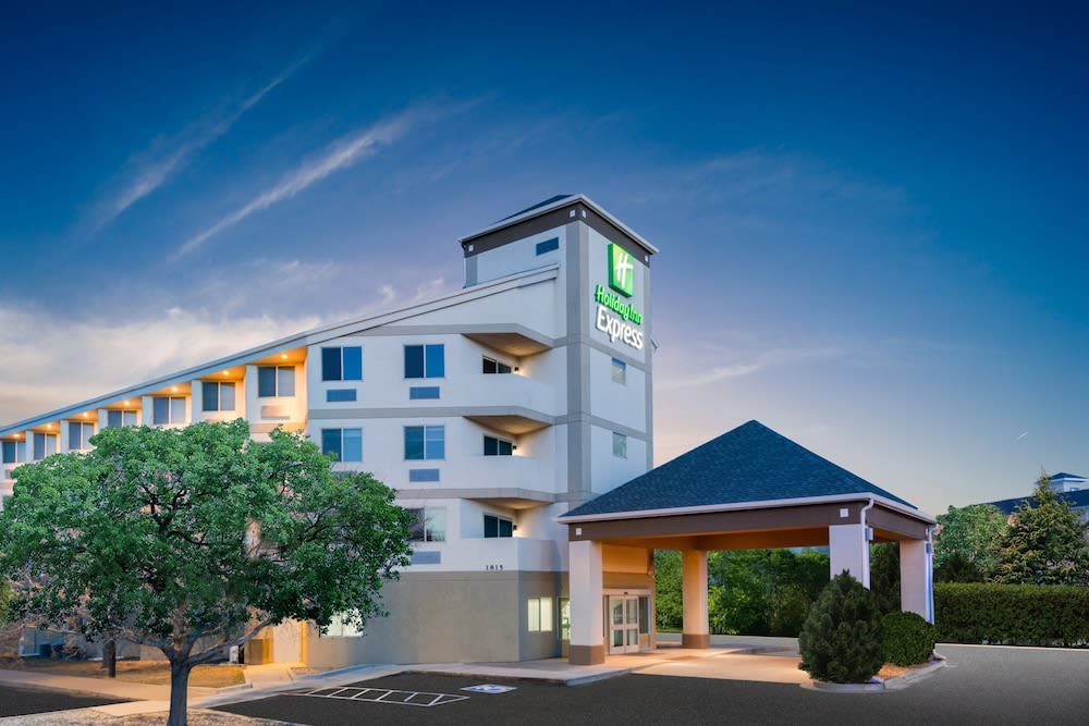 Holiday Inn Express & Suites COLORADO SPRINGS AIRPORT by IHG 1