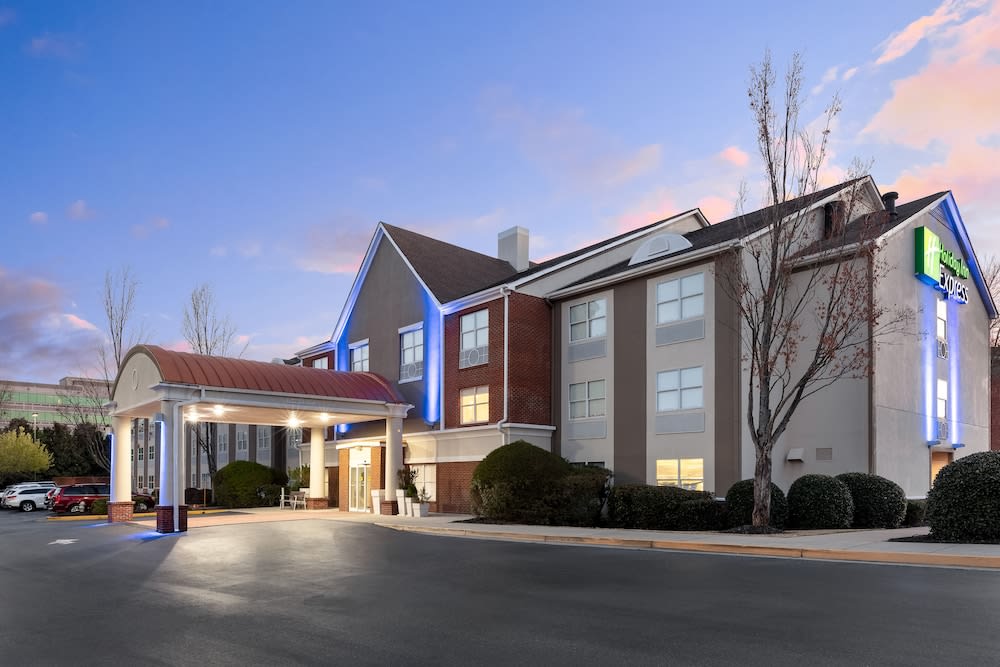 Holiday Inn Express Alpharetta - Roswell by IHG 1
