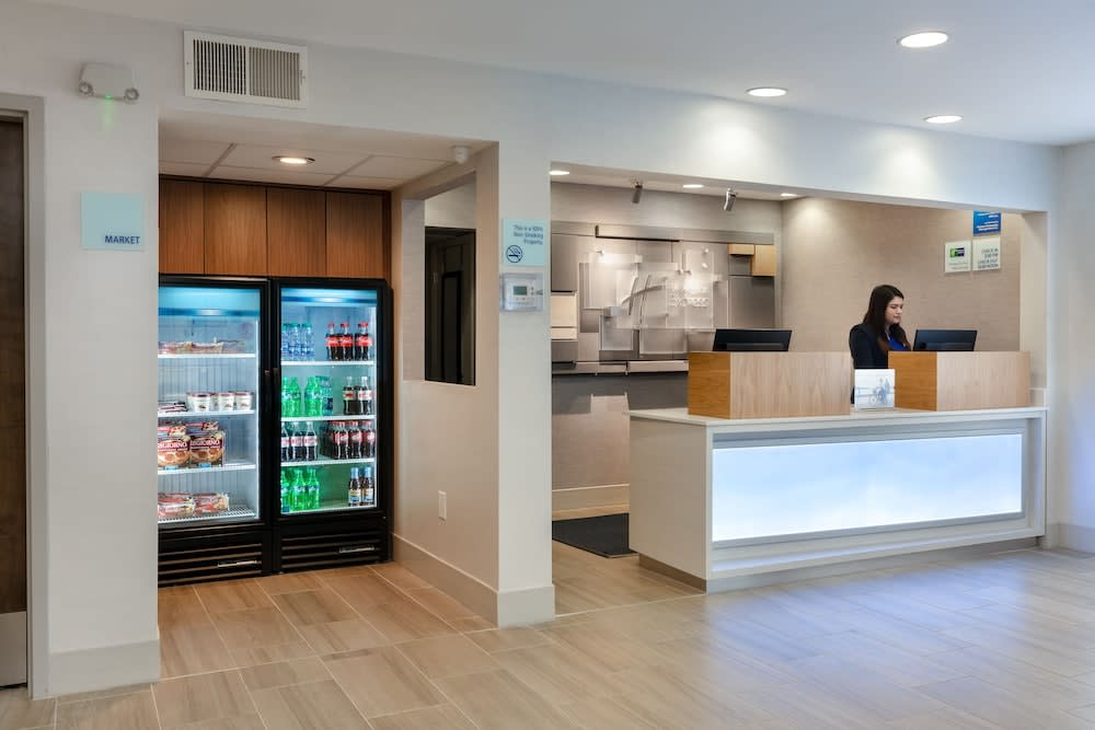 Holiday Inn Express Alpharetta - Roswell by IHG 2