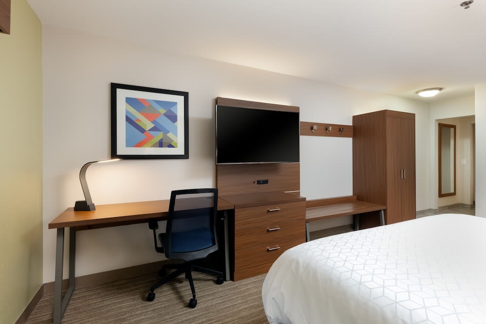 Holiday Inn Express Alpharetta - Roswell by IHG 4