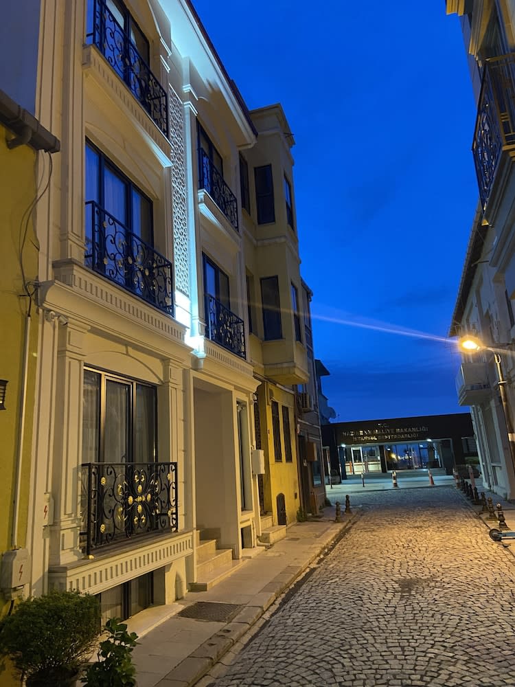 Pege Hotel 1