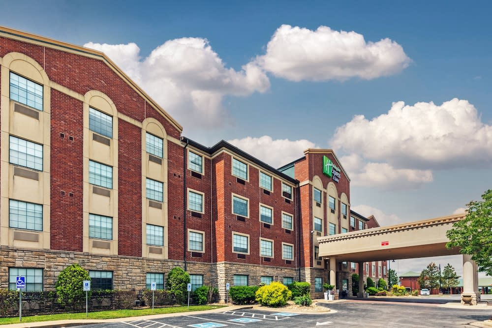 Holiday Inn Express & Suites TULSA S BROKEN ARROW HWY 51 by IHG 1