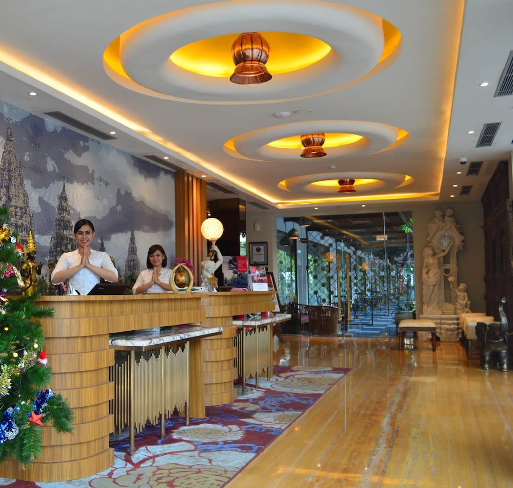 Ramada Suites By Wyndham Solo 2