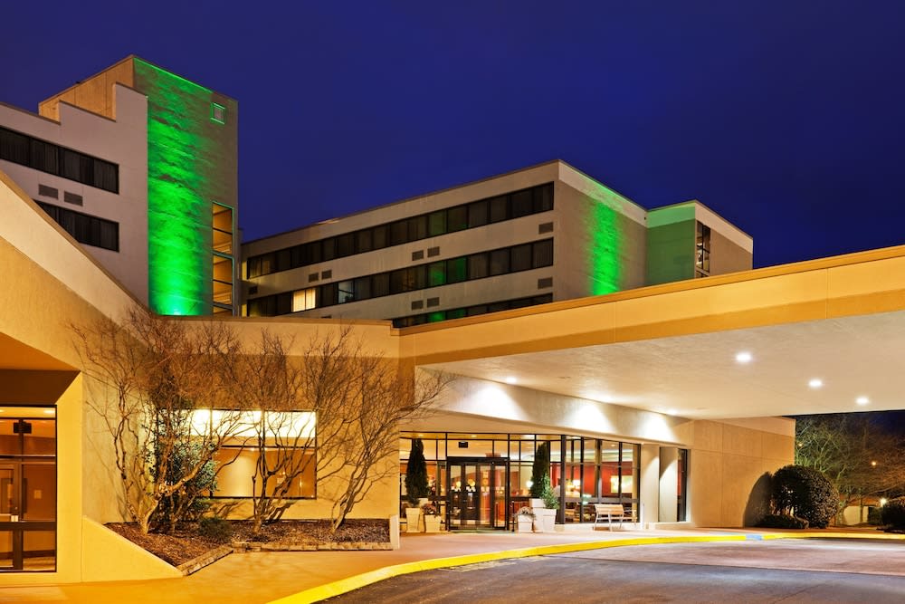 Holiday Inn by IHG 1