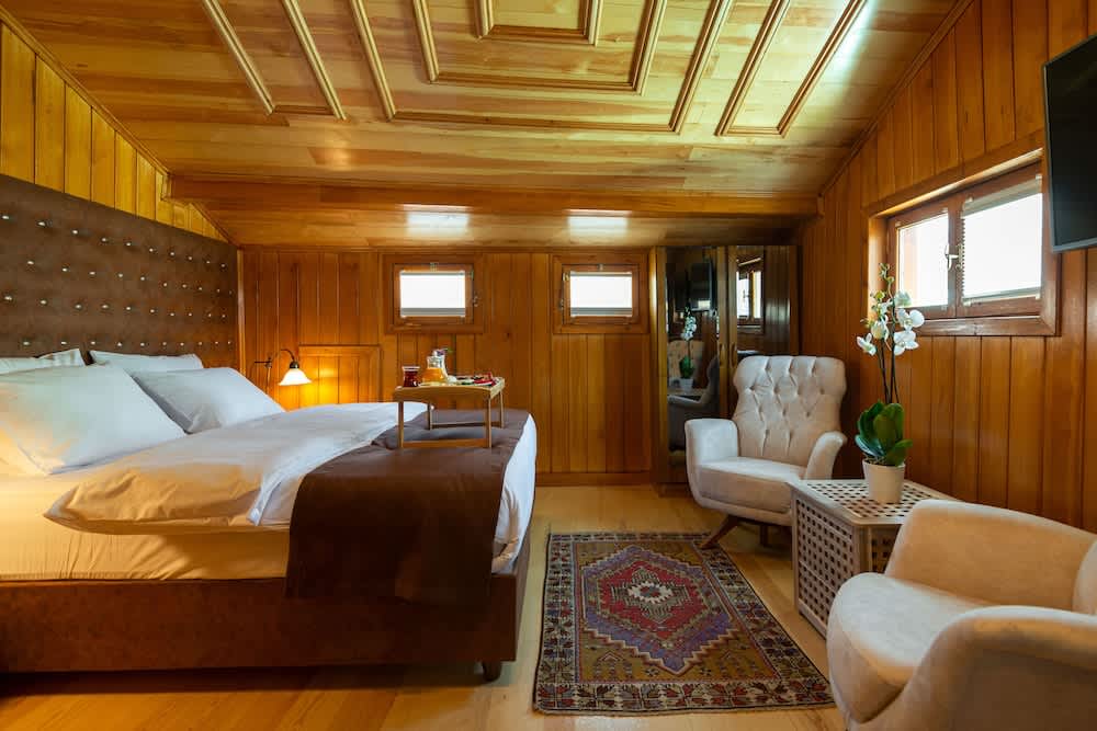 Wonder Wood Hotel 2