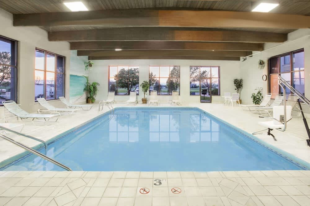 Baymont by Wyndham Janesville 1