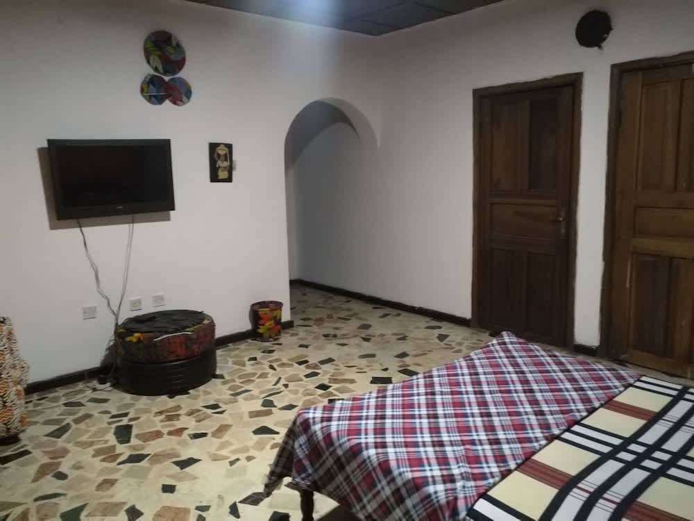 Room in House - The Village Apartments, Gbagada 2