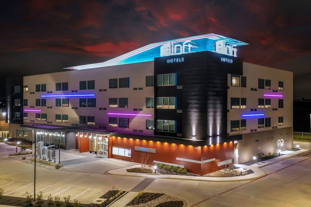 Aloft by Marriott Dallas Arlington South 1