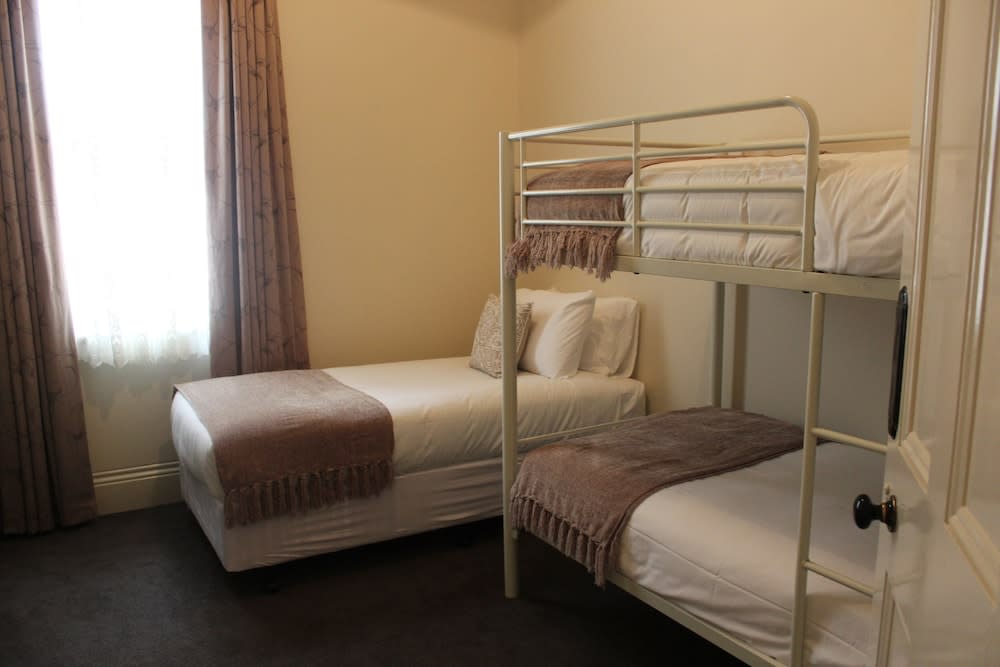 Seymours On Lydiard 4