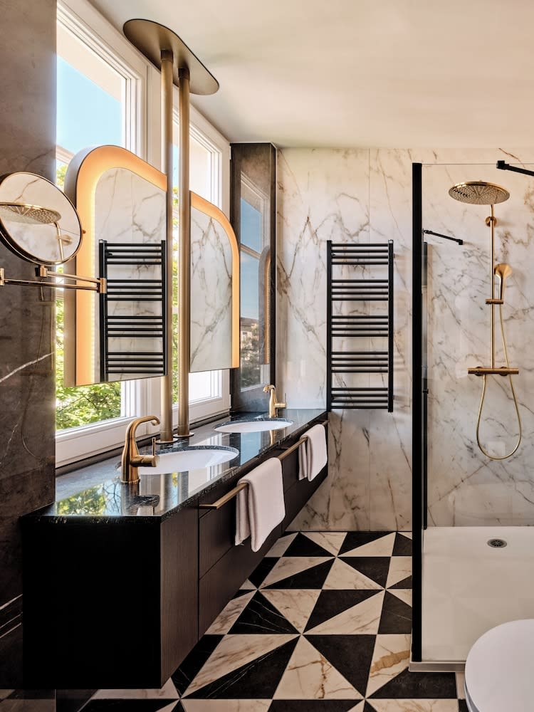 The Crown Krakow Center - Handwritten Collection ACCOR 4