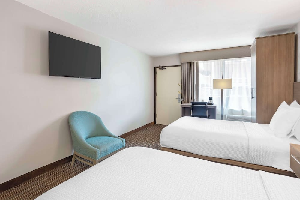 Best Western Mill River Manor 4