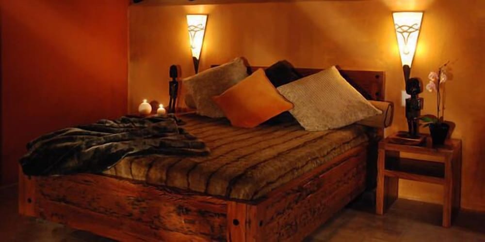 Manzini Swazi King Chalets 2