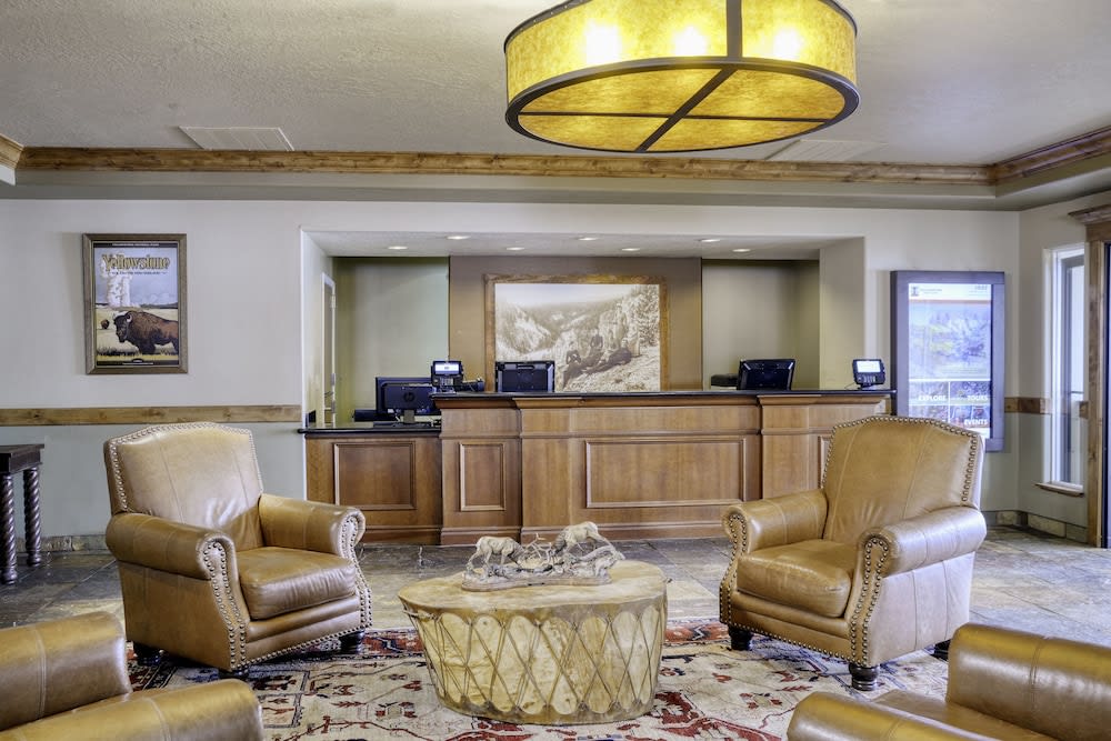 Yellowstone Park Hotel 2