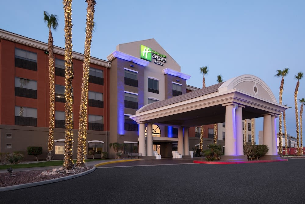 Holiday Inn Express & Suites YUMA by IHG 1