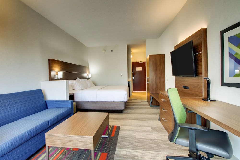 Holiday Inn Express & Suites Aurora - Naperville by IHG 3