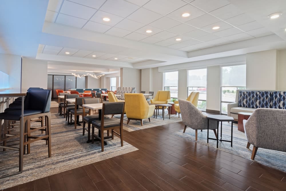 Holiday Inn Express & Suites CINCINNATI RIVERFRONT by IHG 2