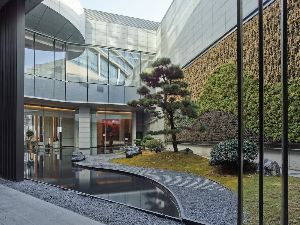 HUALUXE Nanjing Yangtze River 2