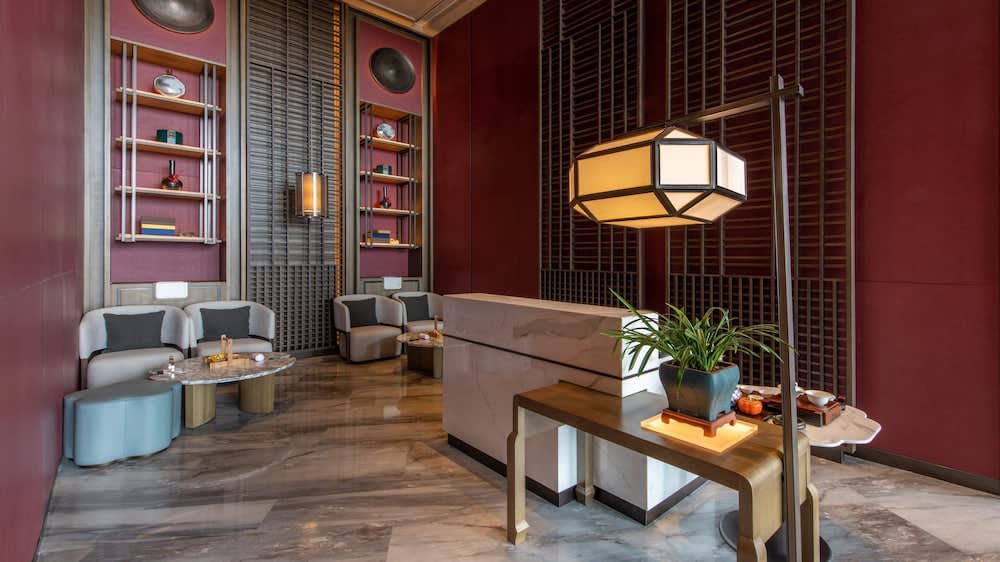 HUALUXE Nanjing Yangtze River 4