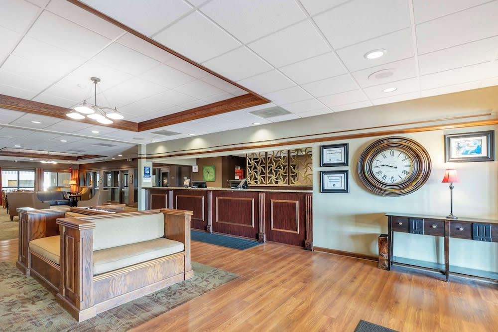 Best Western Plus Steeplegate Inn 1