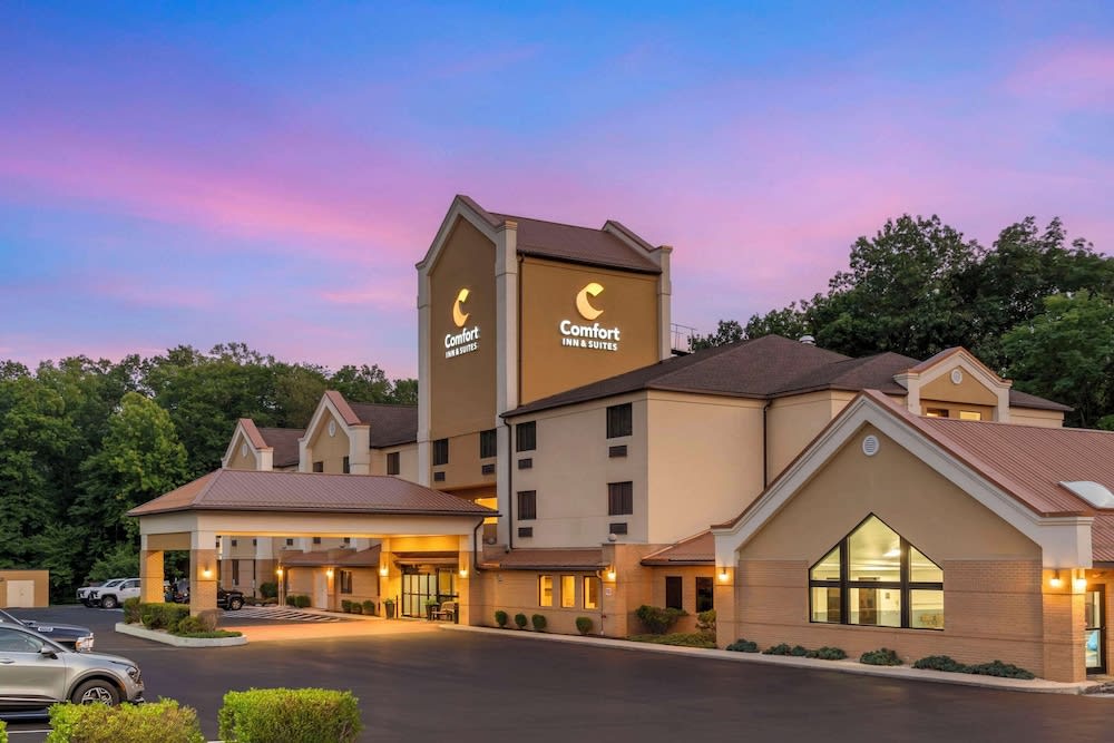 Comfort Inn & Suites LaVale - Cumberland 1