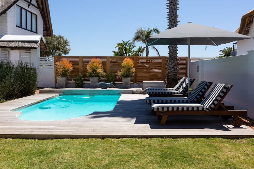 CANAL HOUSE: waterfront property to rent 1