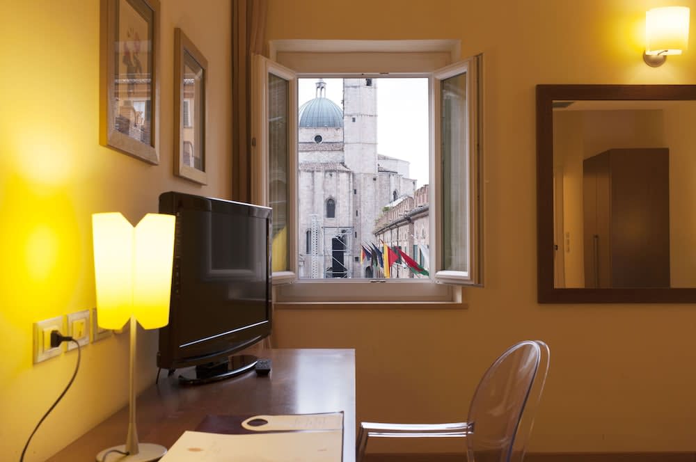 Residenza dei Capitani - Piazza del Popolo 1