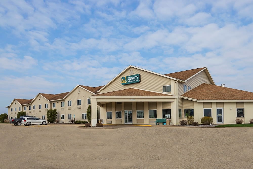 Quality Inn & Suites Belmont Route 151 1