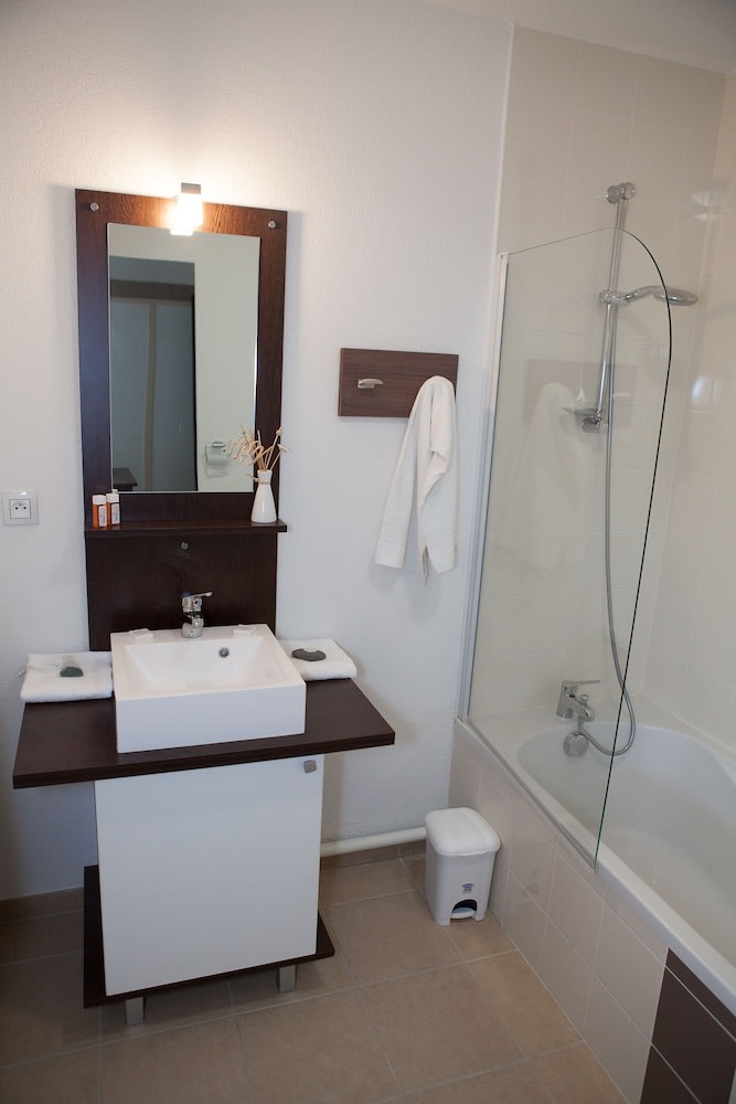 Vacancéole - Résidence Le Clos du Rocher 5