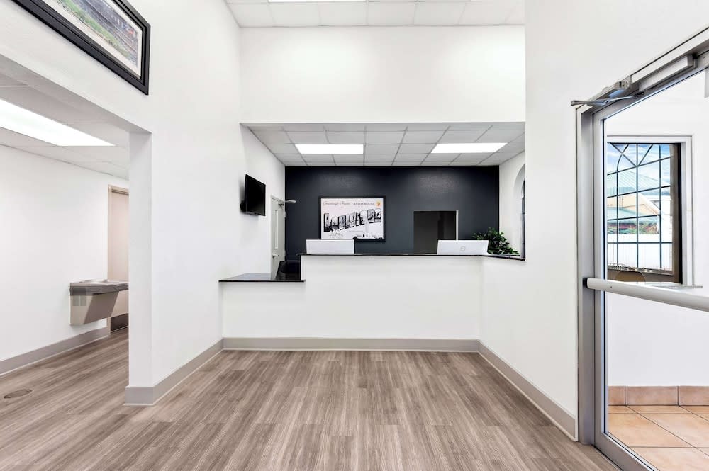 Super 8 by Wyndham Baton Rouge/I-10 2