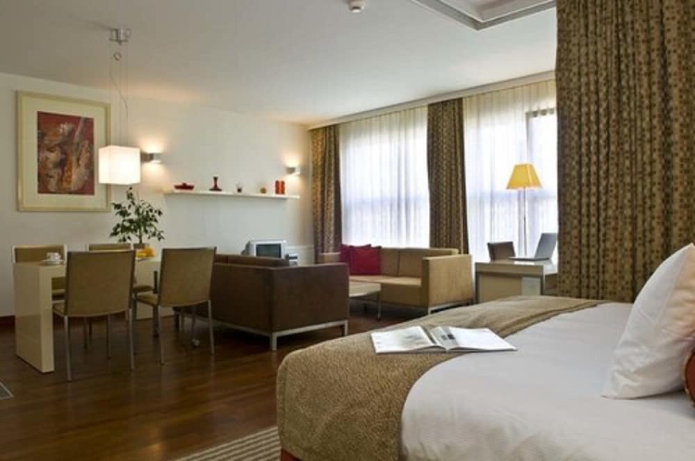 Mamaison Residence Diana 5