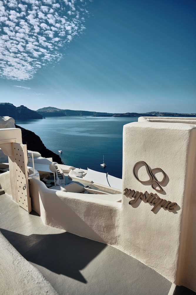 Mystique, a Luxury Collection Hotel, Santorini 2