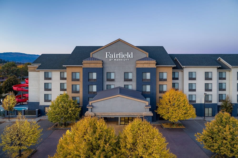 Fairfield Inn & Suites by Marriott Kelowna 1