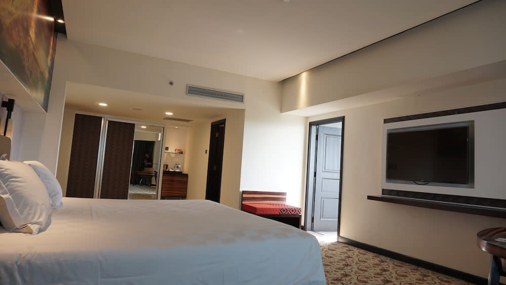 Grand Mercure Medan Angkasa 5