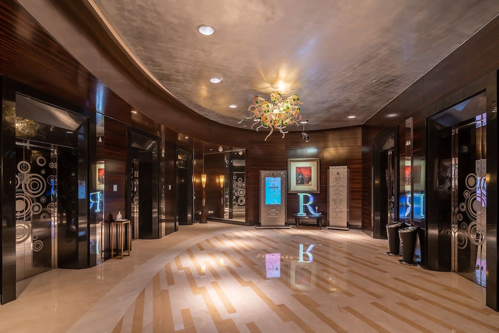 Renaissance Shanghai Yu Garden Hotel on the Bund 2