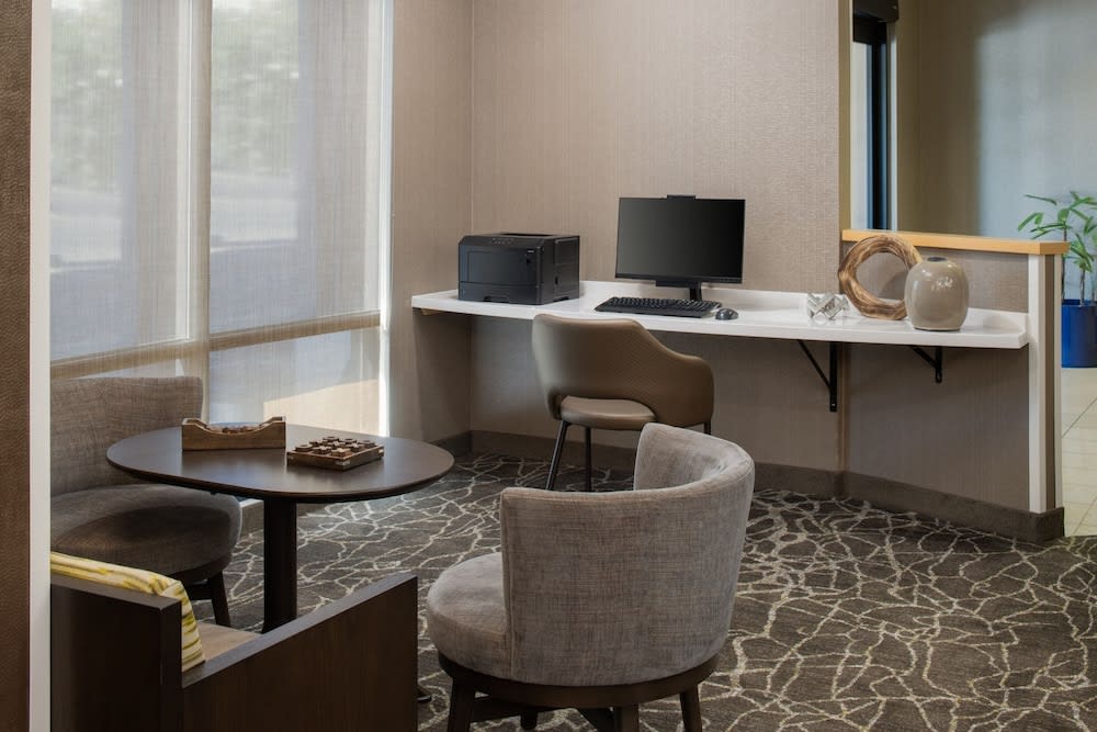 SpringHill Suites by Marriott Medford 2