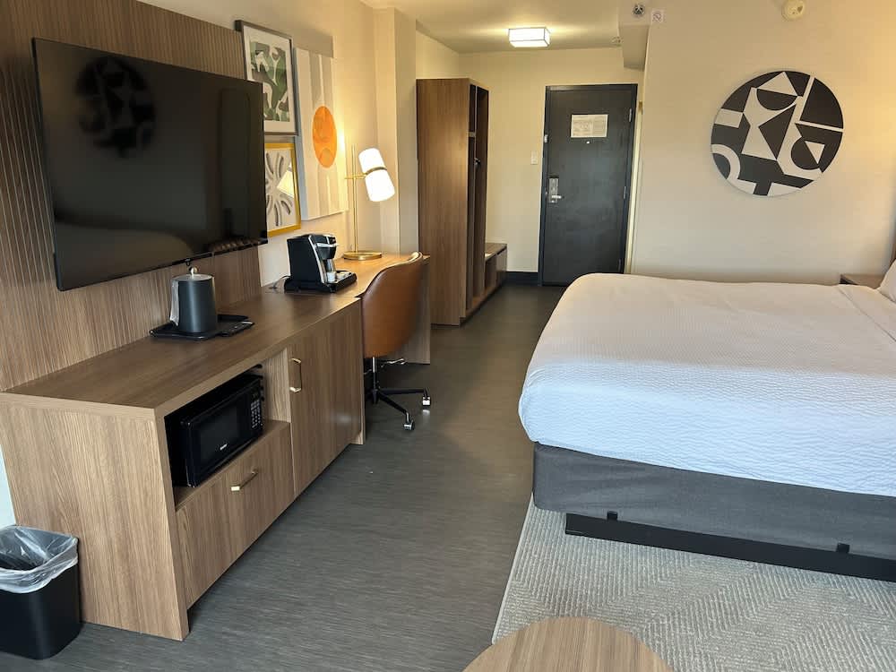 Holiday Inn Niagara Falls State Park Entry by IHG 5