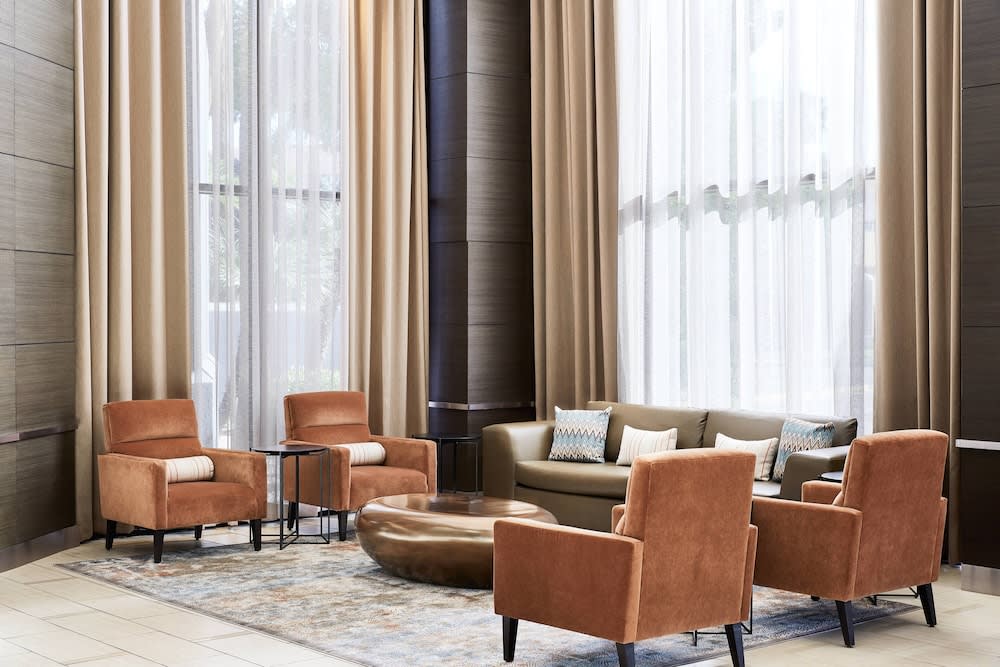 Delta Hotels by Marriott Phoenix Mesa 2