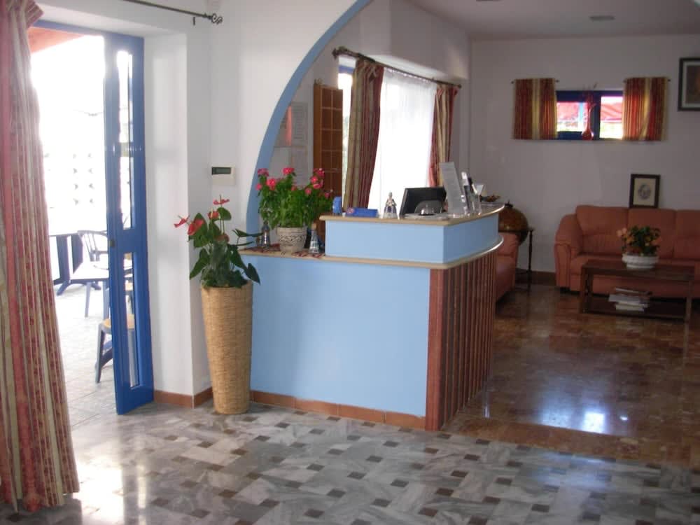 Beach Hotel 2