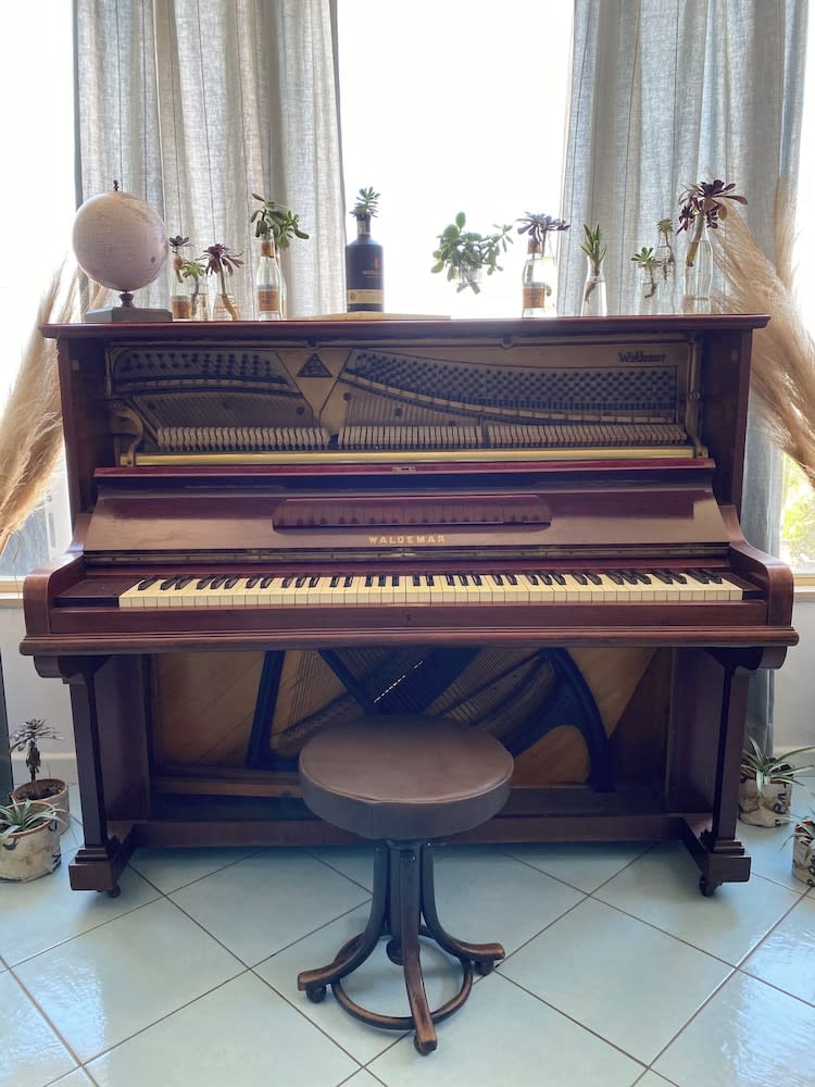 Black Market Hotel 5