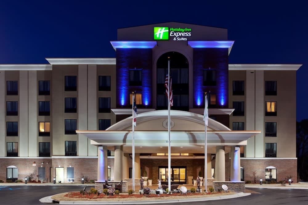 Holiday Inn Express & Suites HOPE MILLS-FAYETTEVILLE ARPT by IHG 1