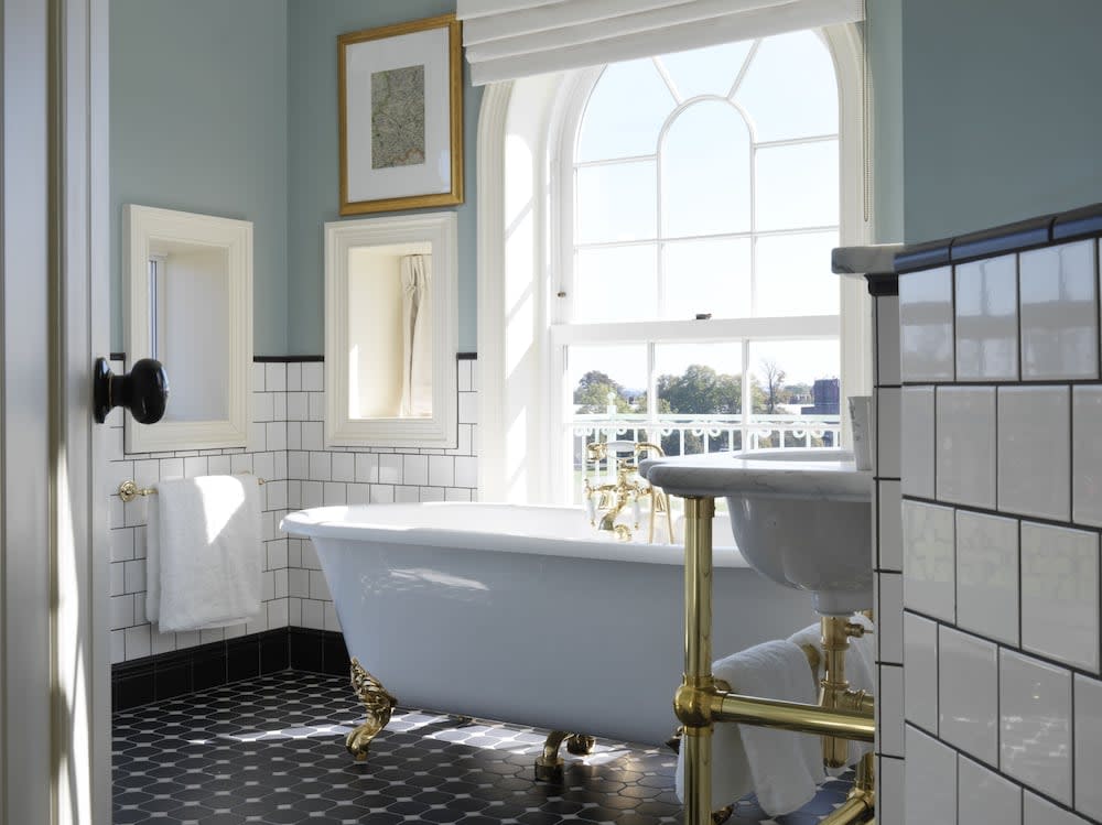 University Arms, Autograph Collection 5