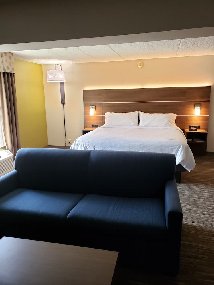 Holiday Inn Express Edgewood-Aberdeen-Bel Air by IHG 4