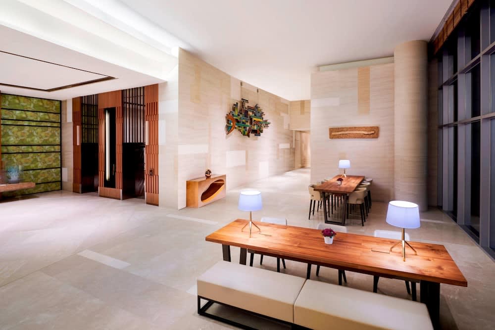 Courtyard By Marriott Seoul Times Square 2