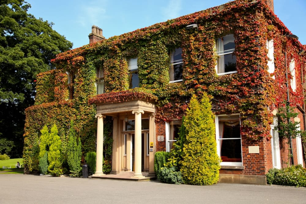 Farington Lodge Hotel 1