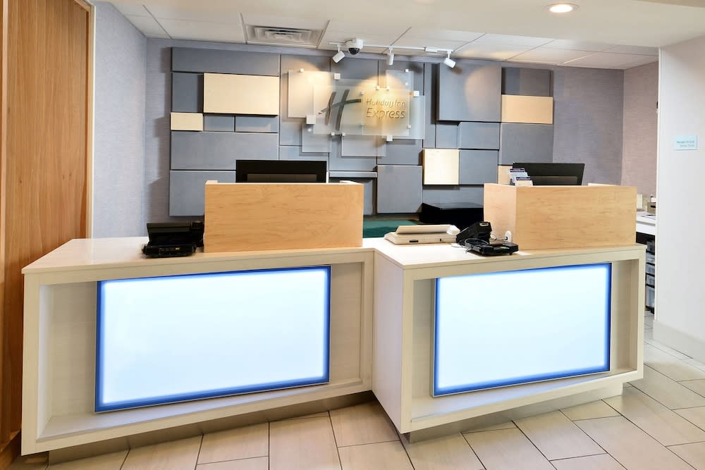 Holiday Inn Express RALEIGH-DURHAM AIRPORT by IHG 2