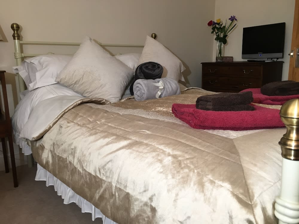 5 Charlton Mill Way B&B 2