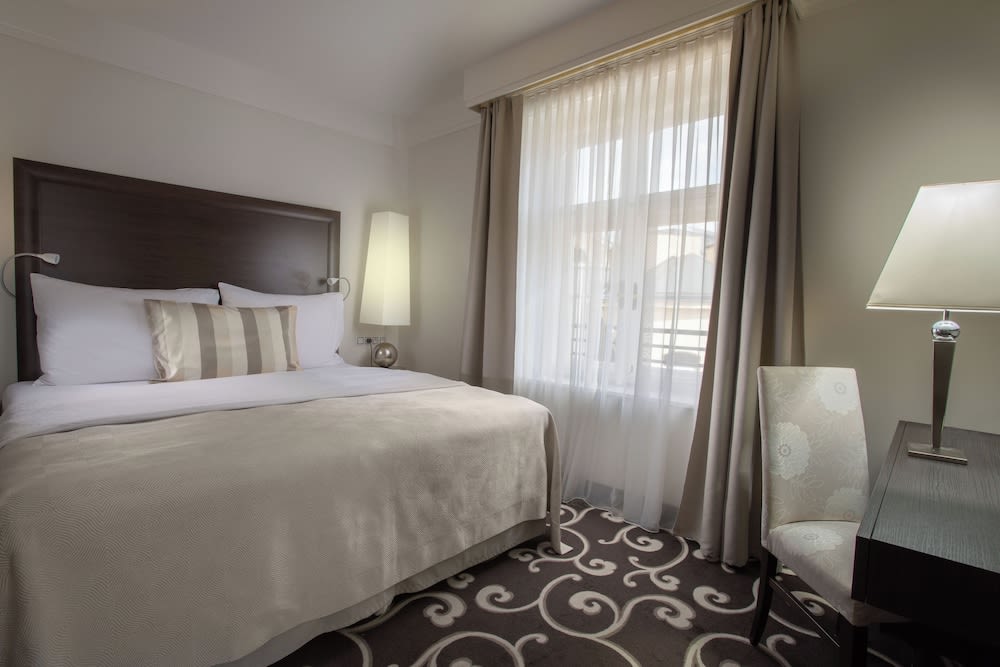 Grand Hotel Bohemia 1