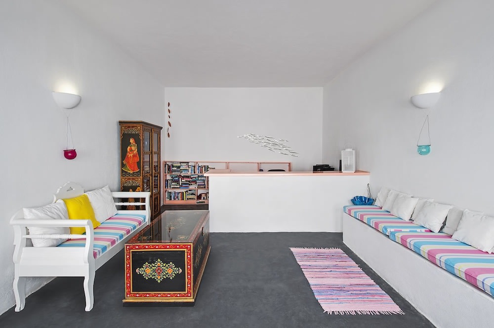 Nissia Beach Apartments & Suites 2